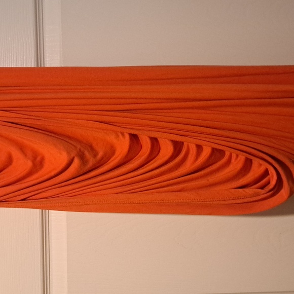 💥Gorgeous One of a kind 🐅 broach orange tight fitted dress Off shoulder Beauty - Picture 3 of 8